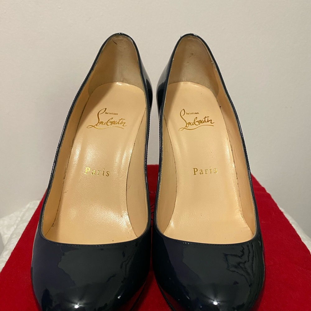 Christian Louboutin Navy Patent heels - Picture 5 of 10